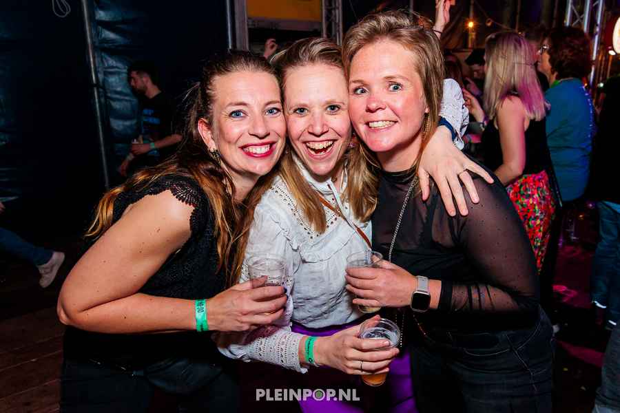 Publiek Bewerkt    (62)